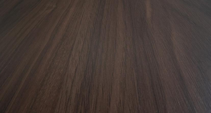 Classic Walnut — Surface detail
