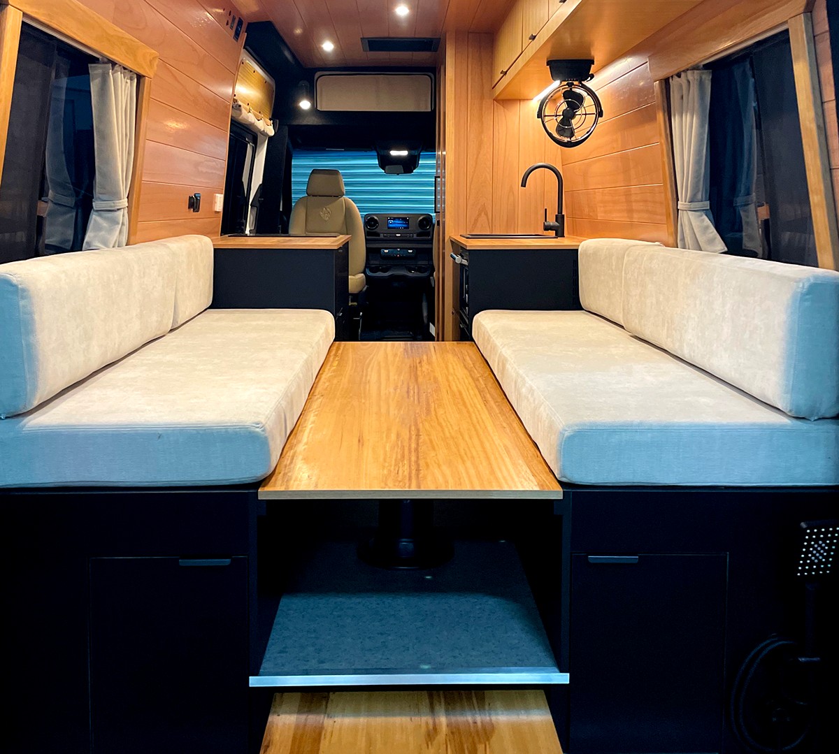 Van-Go-Caravans---Photo-07.jpg