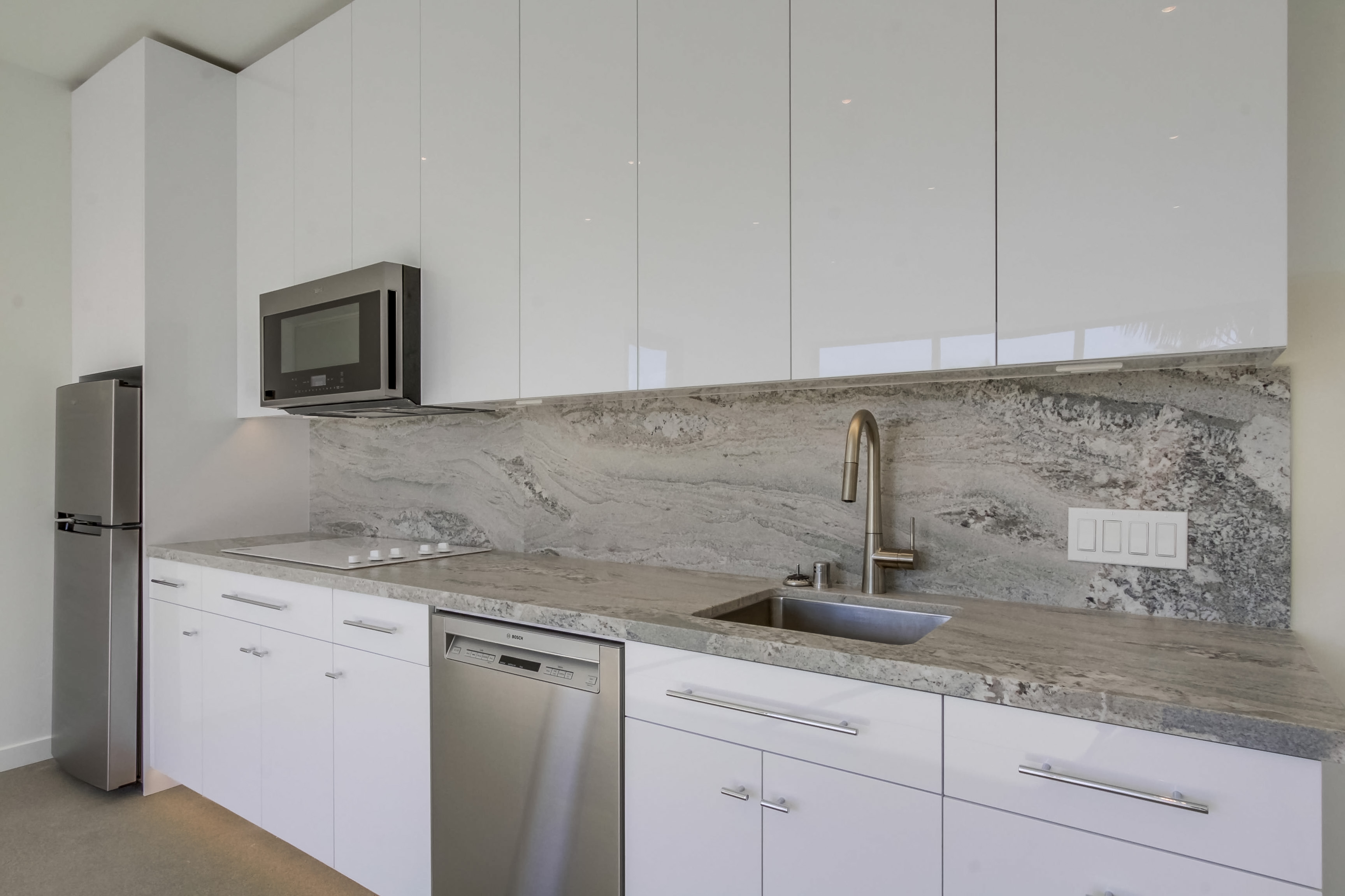Arctic TruGloss 1